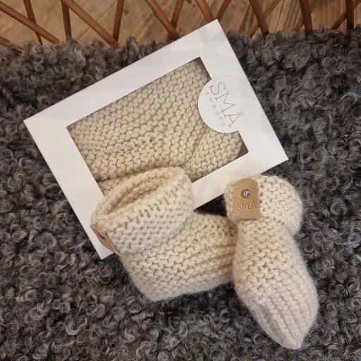 [CRIA06BLA] Chaussons bébé tricot main 0-6 mois: Blanc